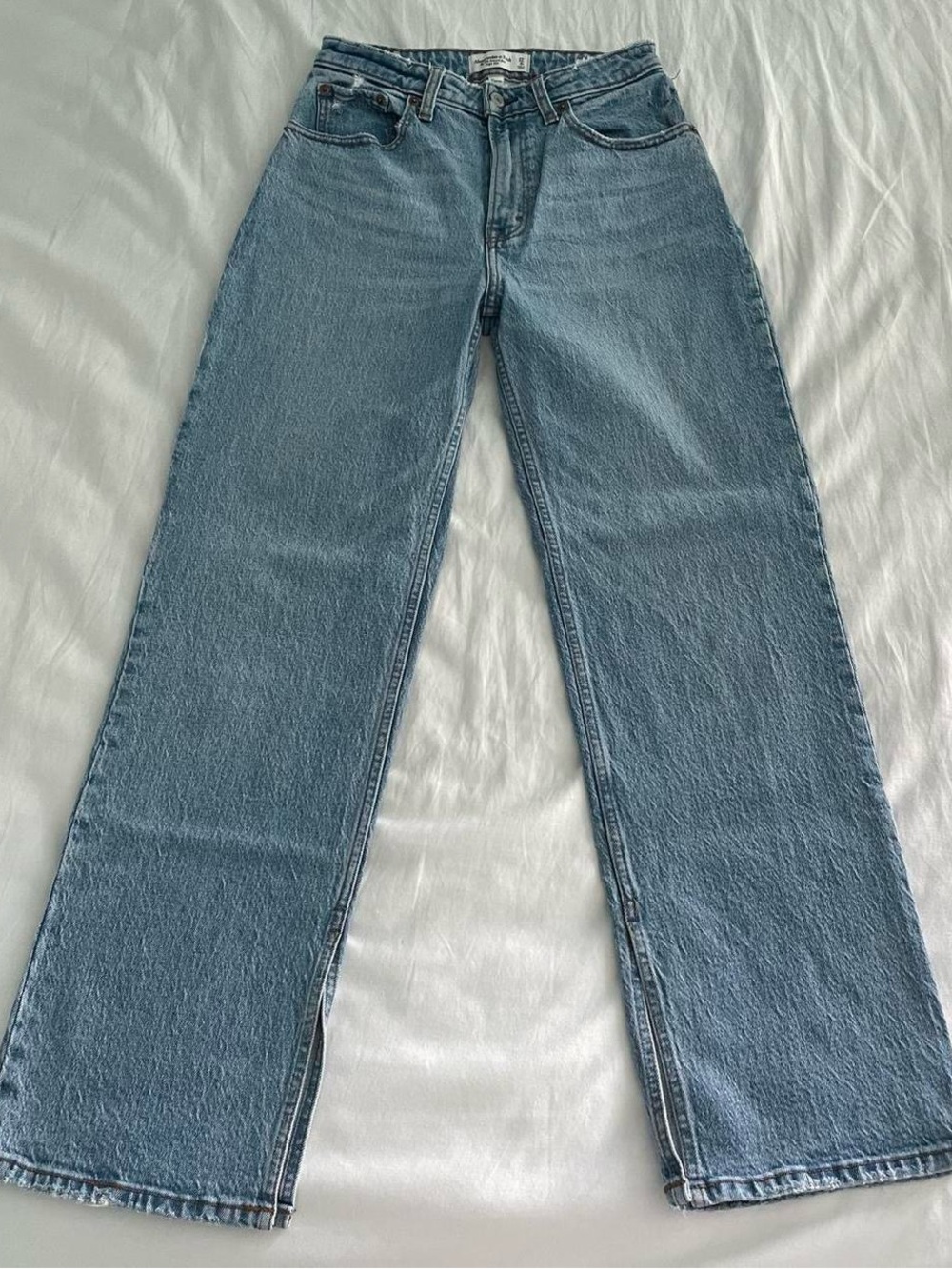 Abercrombie & Fitch Curve Love Women’s 90s Relaxed Straight Leg Jeans